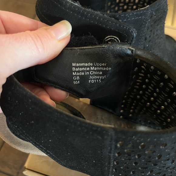 Giani Bernini Black Perforated Block Heels - Size 9 - Picture 6 of 9